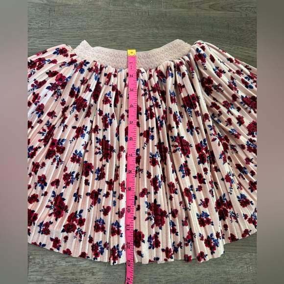 Pippa & Julie Girl's Pink With Red Floral Print‎ Pleated Velour Skirt Size 5T - Picture 9 of 9